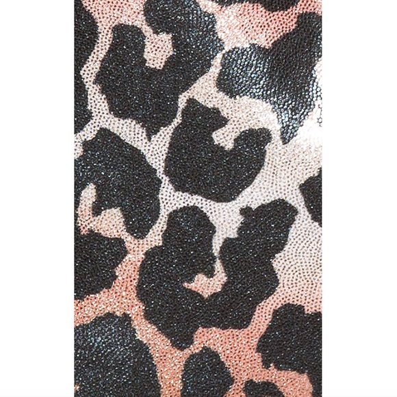 ~SOLD~MINIMALE ANIMALE BIKINI TOP (L) ๐พ๐ - Picture 2 of 6